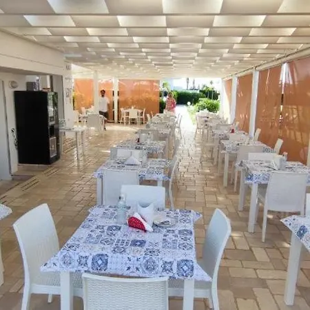 Samana B Con Privata A Bed and breakfast Punta Prosciutto